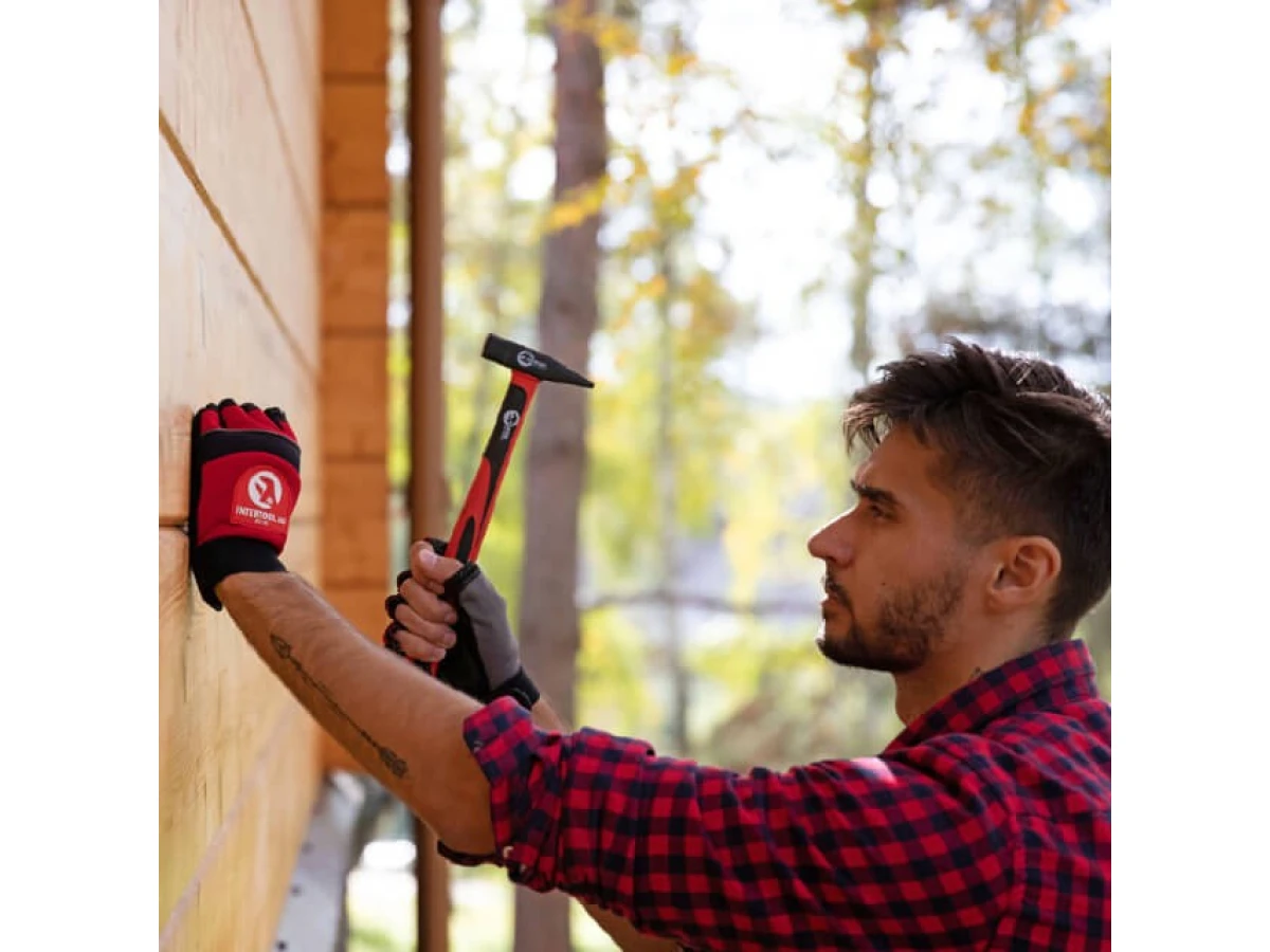 Молоток 200 г, ручка з фібергласу INTERTOOL HT-0202 