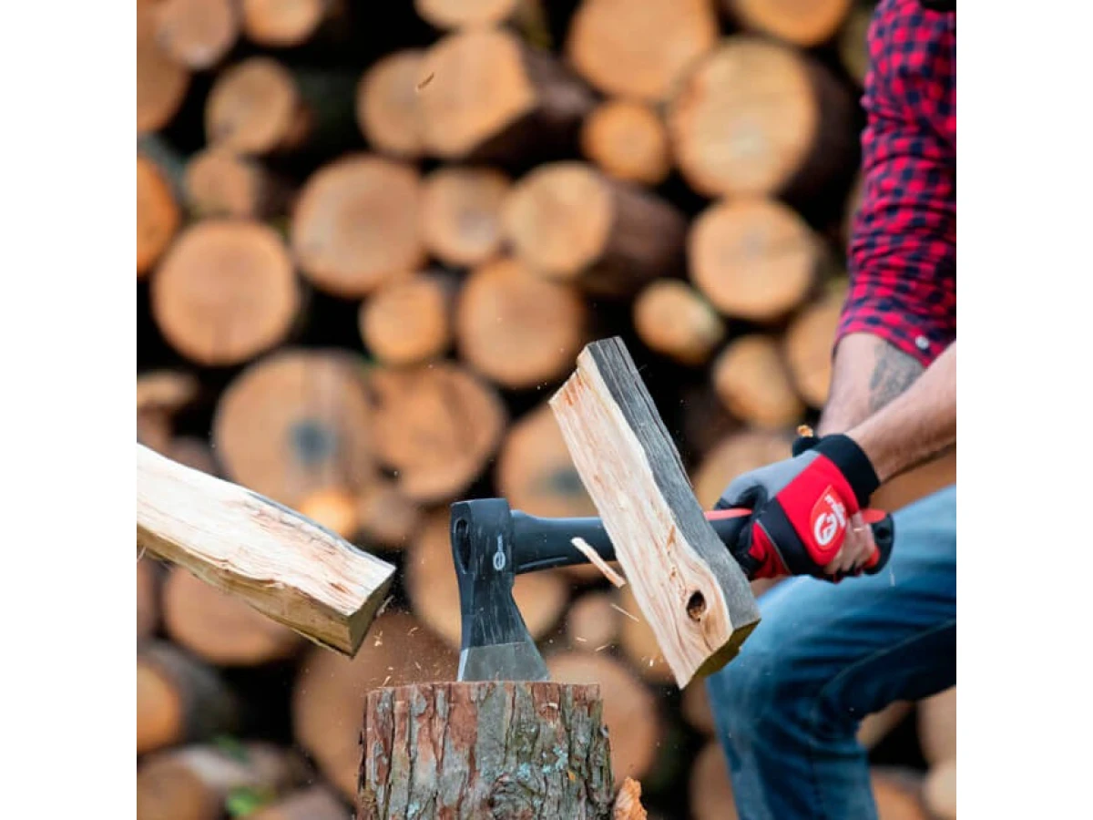 Сокира 1000 г, ручка з фібергласу INTERTOOL HT-0263 