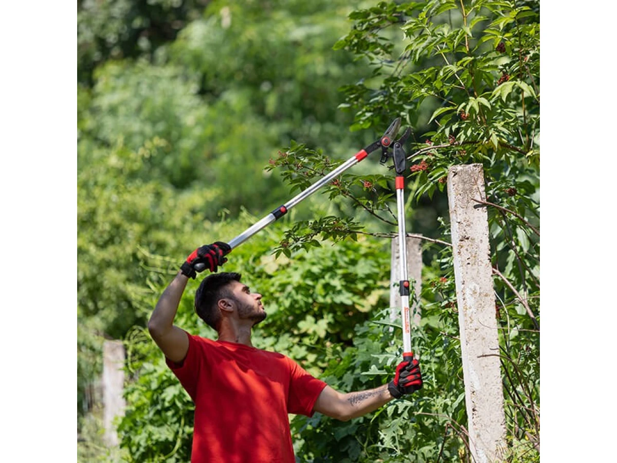 Сучкоріз садовий для обрізання гілок з храповим механізмом, з телескопічними ручками 700-1030 мм INTERTOOL FT-1118 