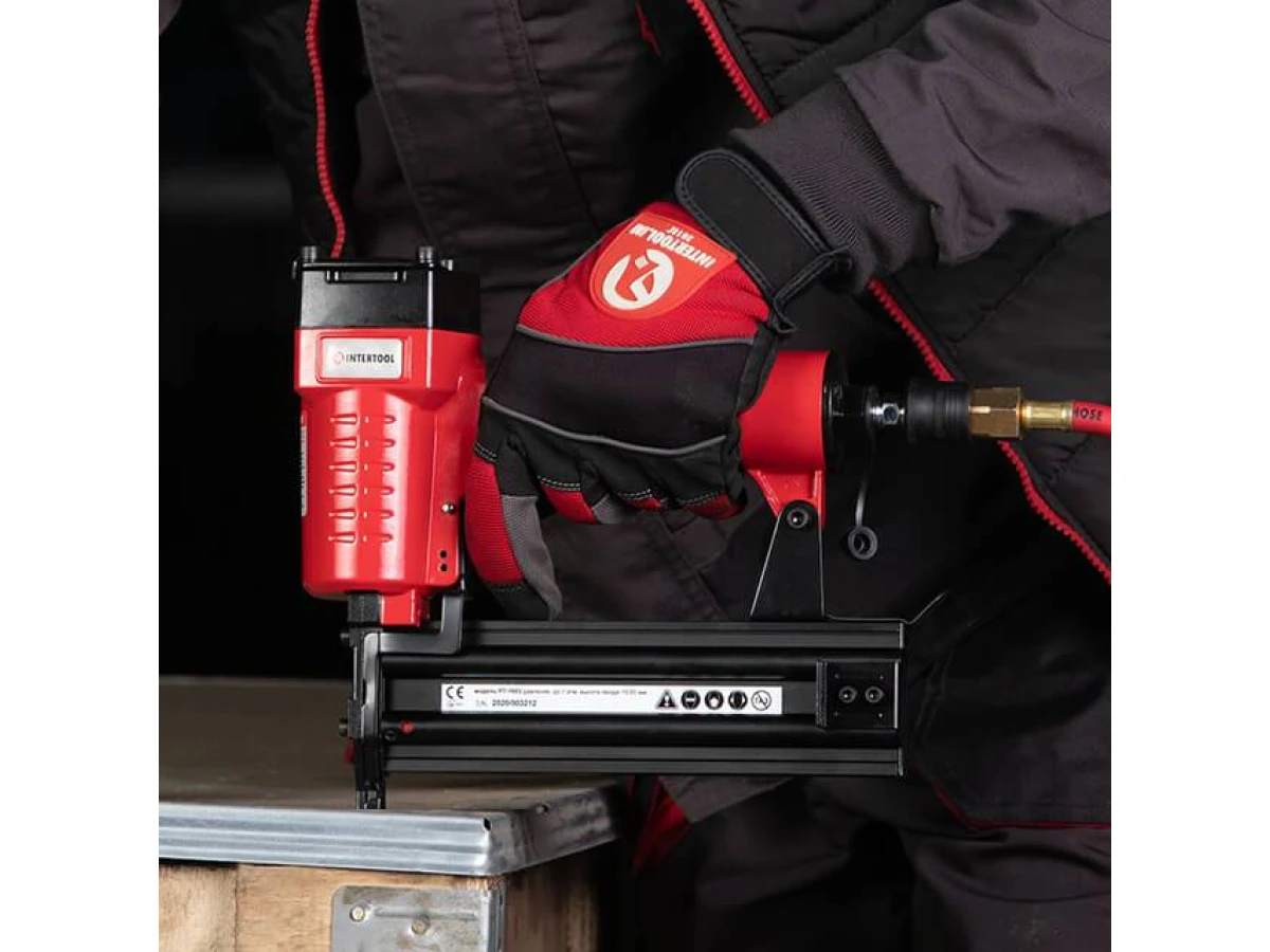 Степлер пневматичний для цвяхів від 15 до 50 мм INTERTOOL PT-1603 