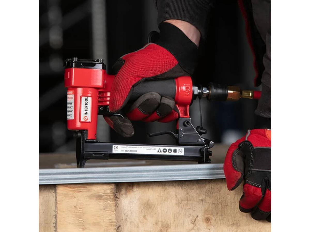 Степлер пневматичний для скоби 12.80*16 мм INTERTOOL PT-1610 