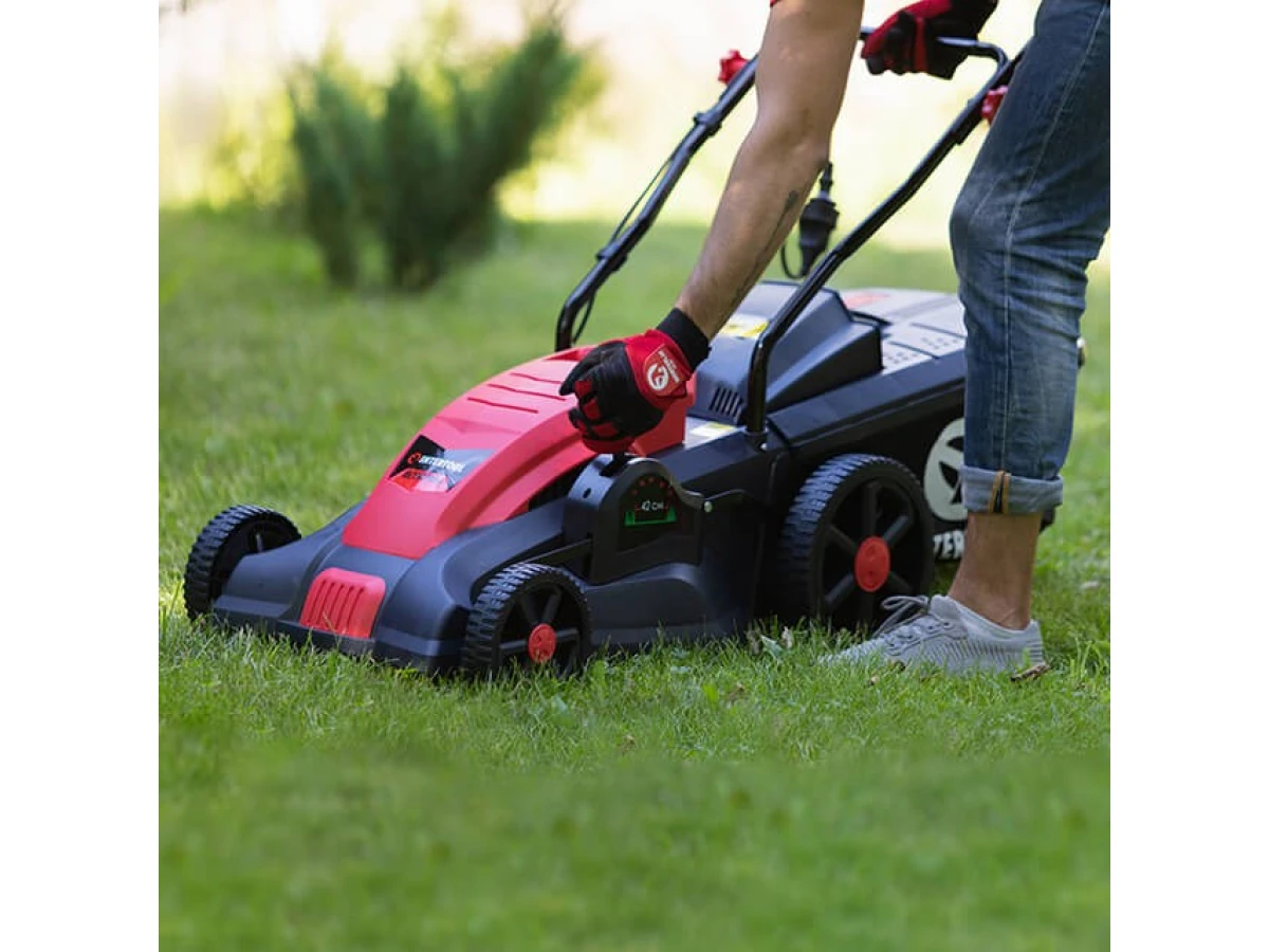 Газонокосилка электрическая 1.8 кВт, 230 В~50 Гц, 2850 об/мин, ширина захвата 420 мм, высота среза 25-75 мм, контейнер 50 литров STORM INTERTOOL WT-1201 