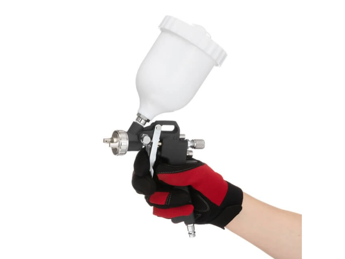 Фарбопульт пневматичний HP, форсунка 1.5 мм, верхній пластиковий бачок 600 мл, 3 регулювання, 5 bar INTERTOOL PT-0210 