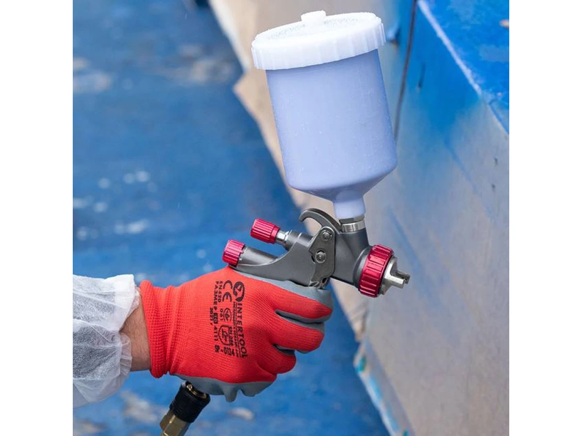 Перчатка трикотажная, синтетическая, красная, покрыта серым нитрилом на ладони, 10" INTERTOOL SP-0124 