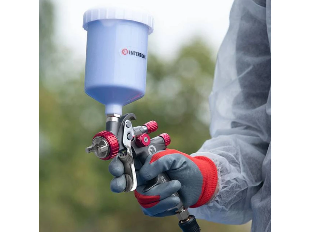 Перчатка трикотажная, синтетическая, красная, покрыта серым нитрилом на ладони, 10" INTERTOOL SP-0124 