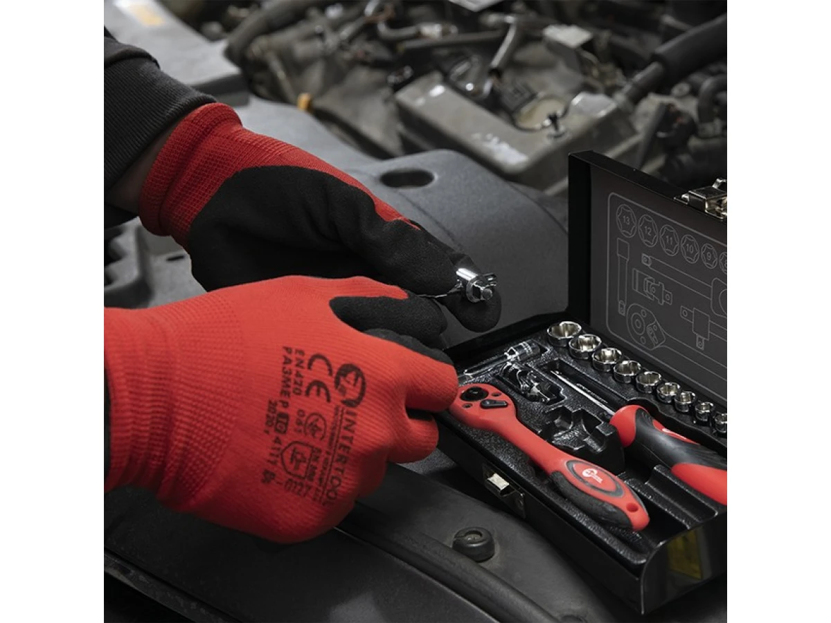 Перчатка красная вязанная синтетическая, покрытая серым пористым нитрилом на ладони 10" INTERTOOL SP-0127 