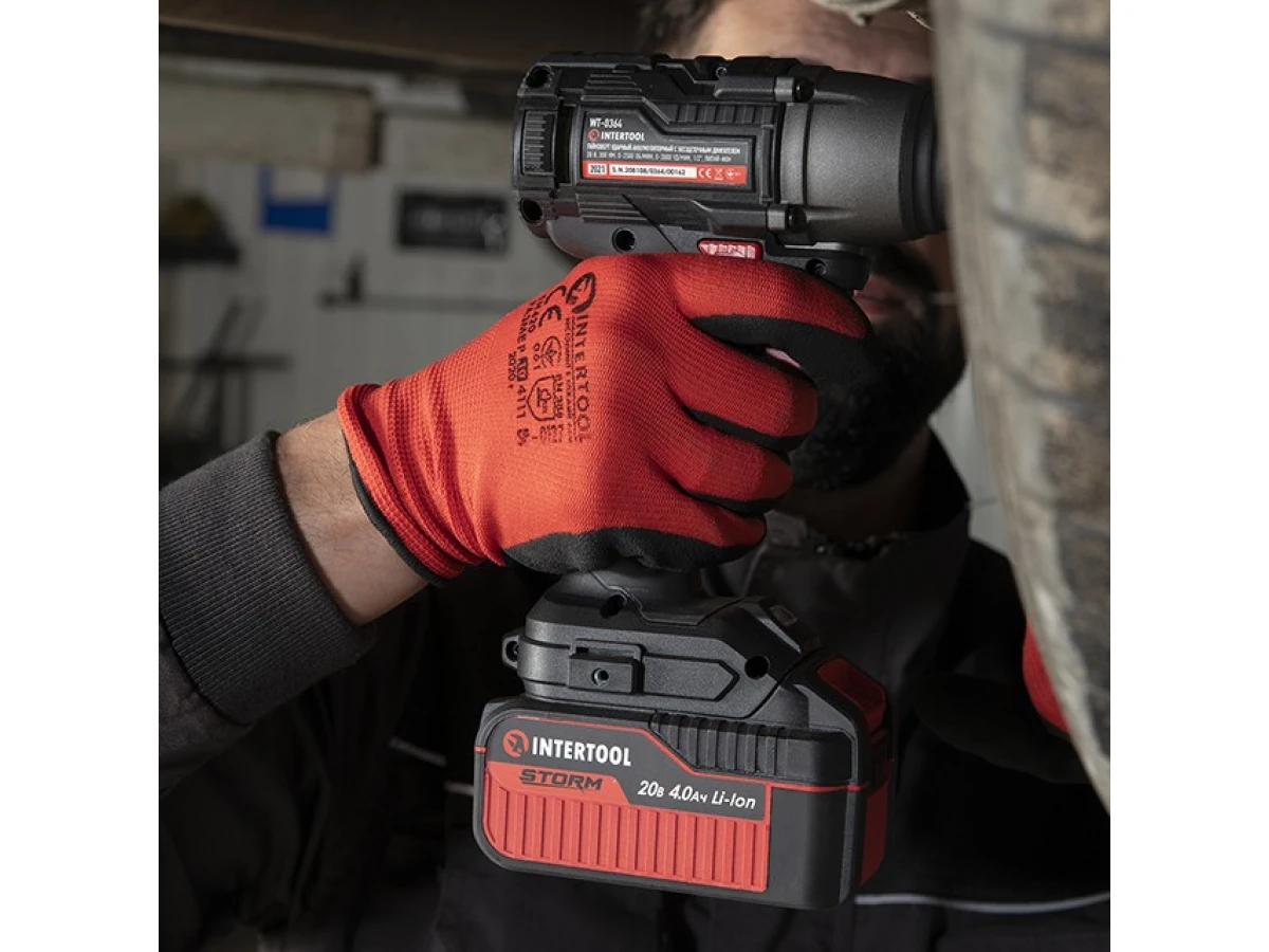 Перчатка красная вязанная синтетическая, покрытая серым пористым нитрилом на ладони 10" INTERTOOL SP-0127 