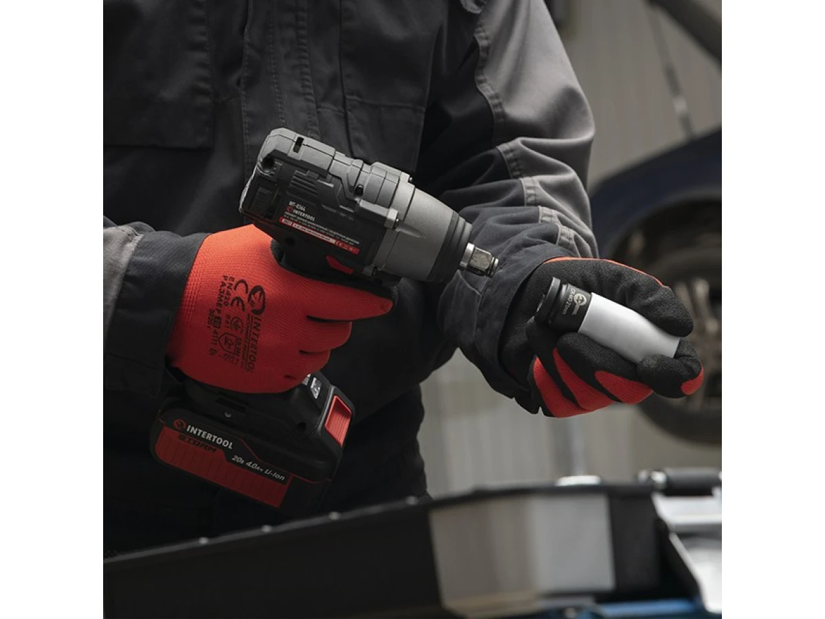 Перчатка красная вязанная синтетическая, покрытая серым пористым нитрилом на ладони 10" INTERTOOL SP-0127 