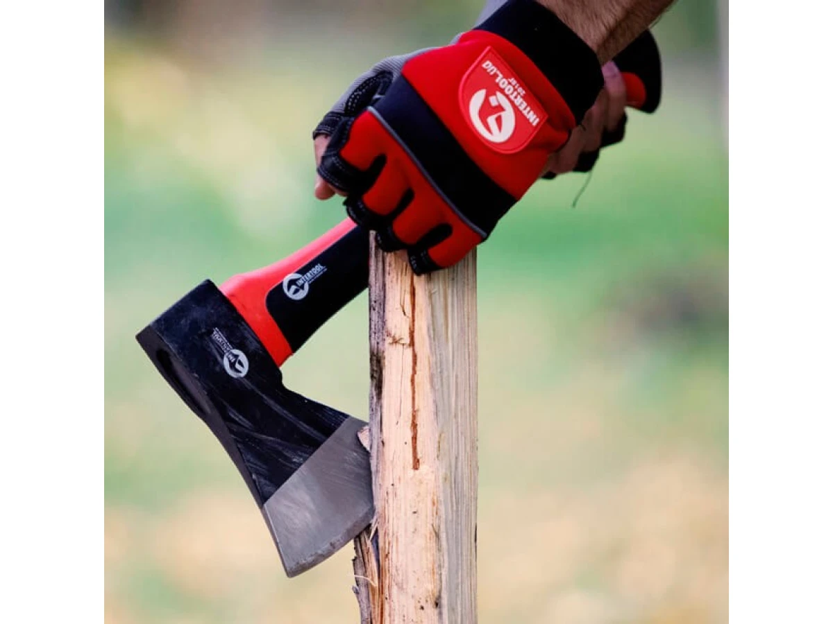 Сокира 600 г, ручка з фібергласу INTERTOOL HT-0261 