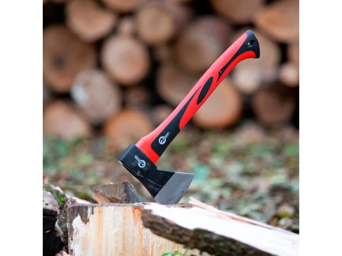 Сокира 600 г, ручка з фібергласу INTERTOOL HT-0261 