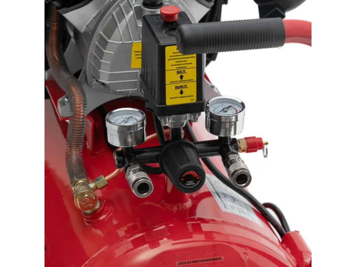 Компресор 50 л, 2230 Вт, 220 В, 10 aтм, 354 л/хв, 2 циліндри INTERTOOL PT-0004 