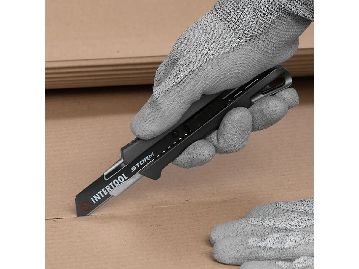 Нож сегментный 18 мм, алюминиевая рукоятка, металлическая направляющая, STORM INTERTOOL HT-0534 