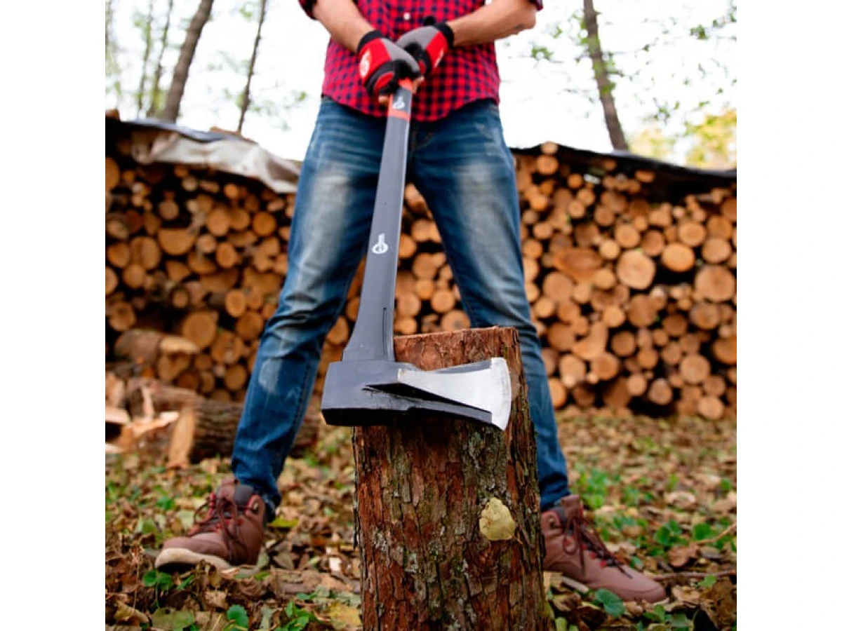 Колун кований 2200 г, ручка з фібергласу INTERTOOL HT-0275 