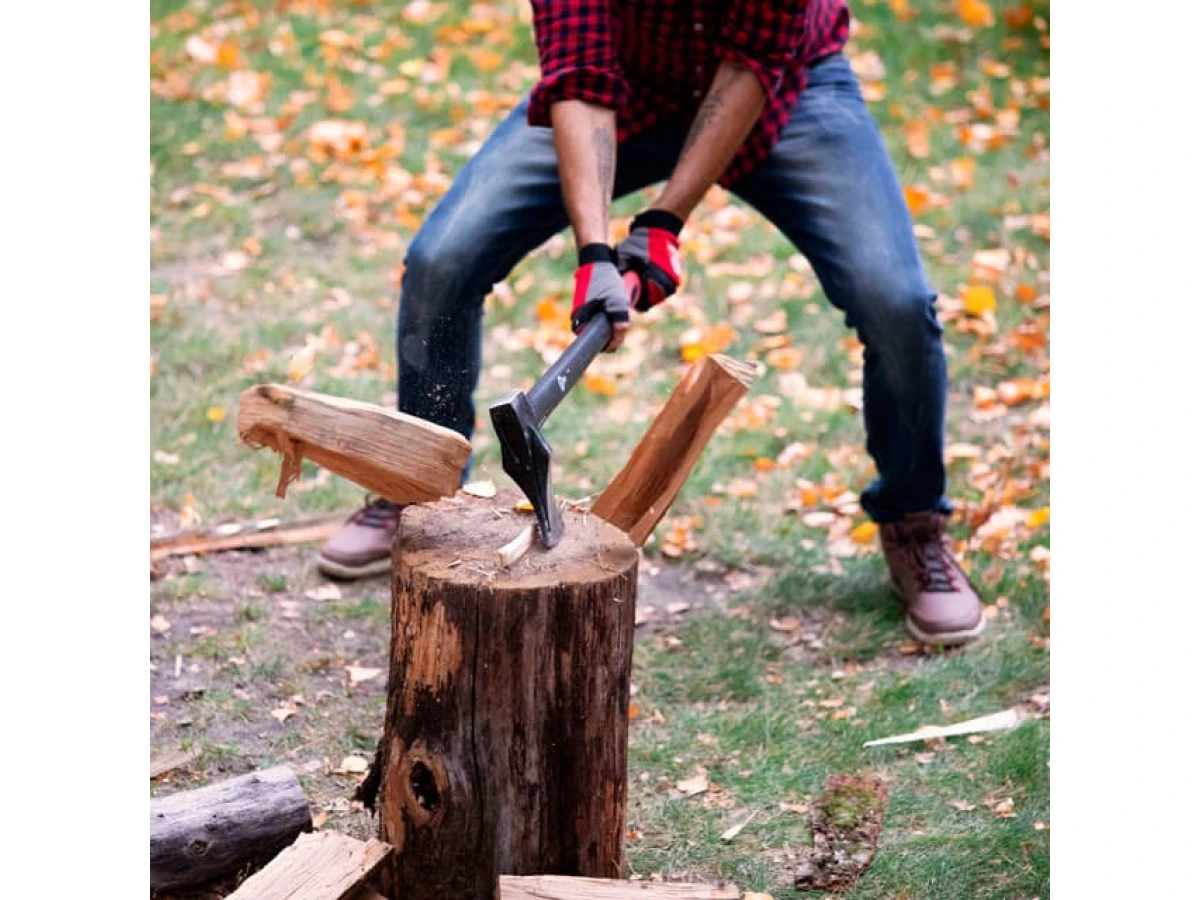 Колун кований 2200 г, ручка з фібергласу INTERTOOL HT-0275 