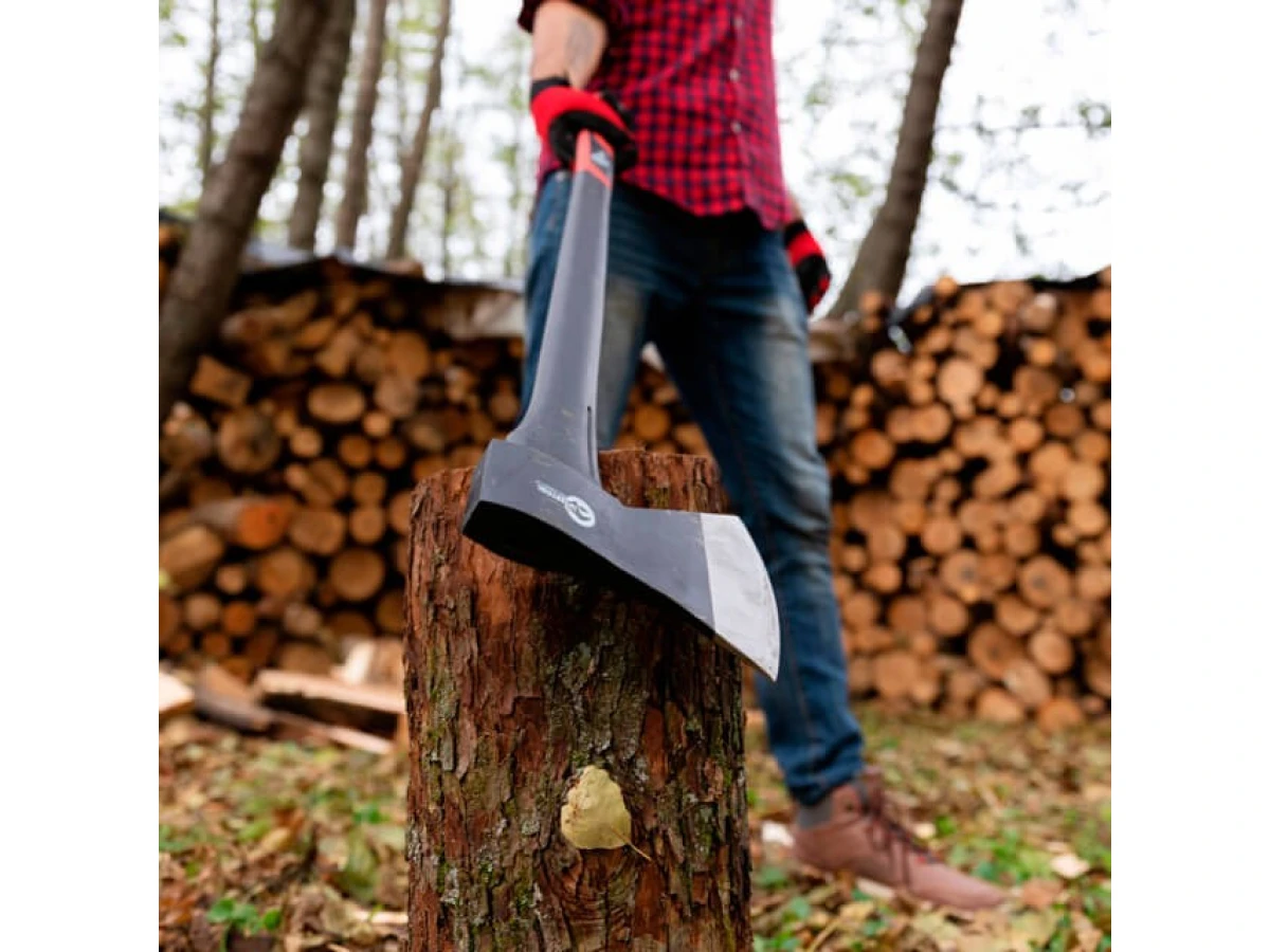 Сокира 1250 г, ручка з фібергласу INTERTOOL HT-0264 