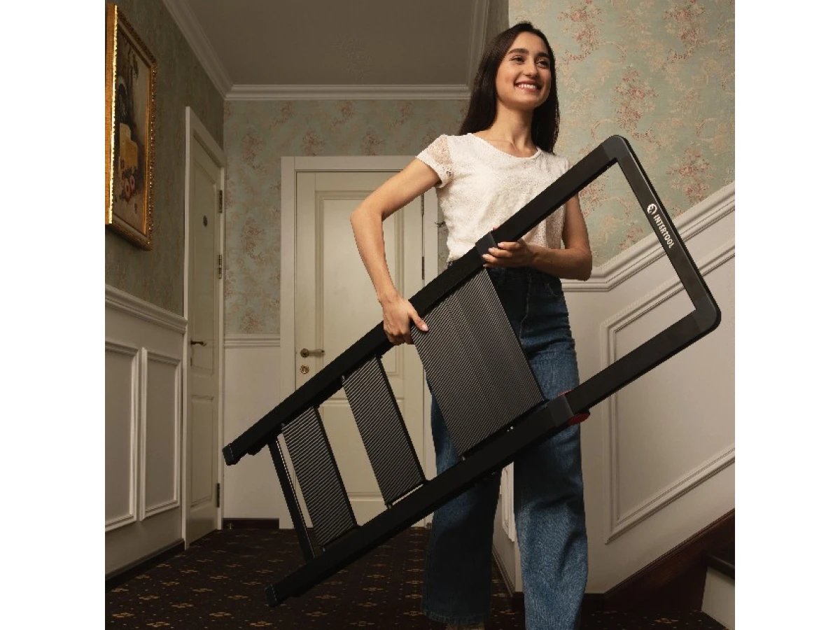 Стремянка алюминиевая "Black Slim", 2 ступени, высота верхней ступени 456 мм, 150 кг STORM INTERTOOL LT-5002 