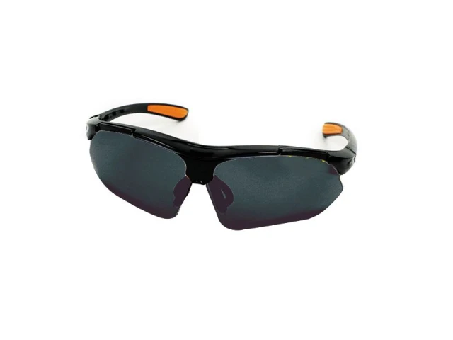 Очки защитные затемненные, материал линз поликарбонат, заушины черного цвета, материал нейлон, резиновая накладка для носа, защита от удара INTERTOOL 