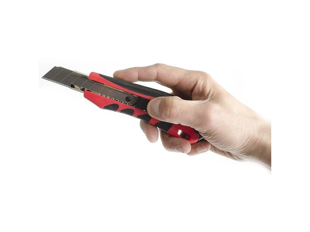 Ніж з відламним лезом 18 мм, металева напрямна, протиковзний корпус, подрібнювач INTERTOOL HT-0506 