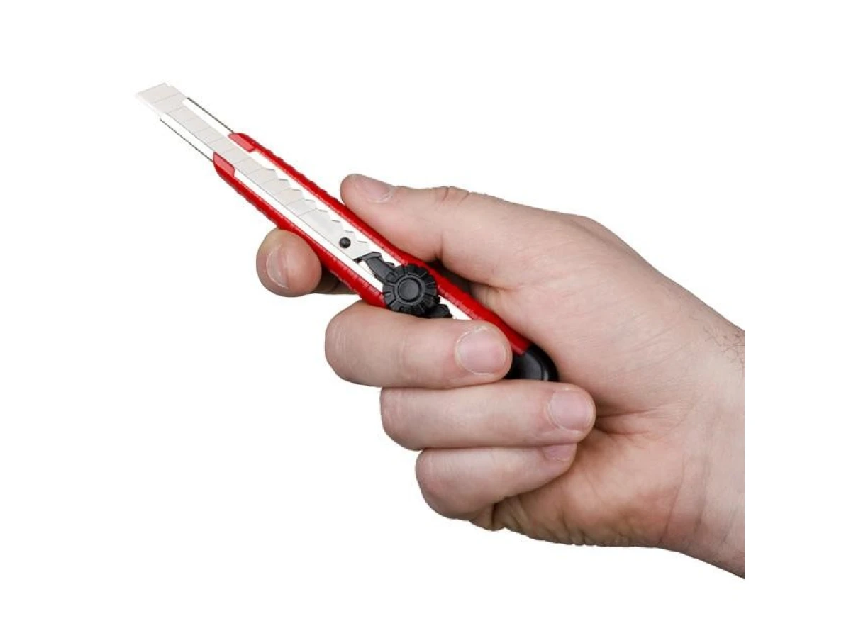 Ніж з металевою направляючою під лезо 9 мм, з гвинтовою фіксацією INTERTOOL HT-0511 