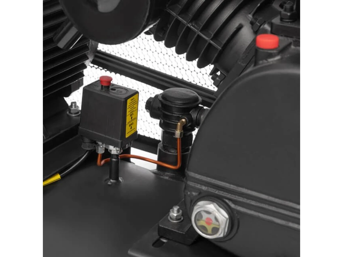 Компресор 300 л, 11 кВт, 380 В, 10 aтм, 1600 л/хв., 3 циліндри INTERTOOL PT-0050 