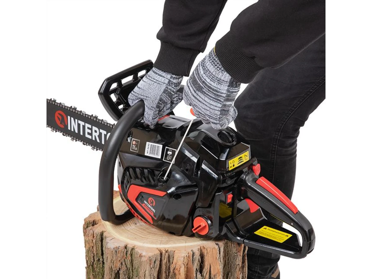 Бензопила ланцюгова 2.6 кВт., 58 см3, шина 45 см/18", шаг 0,325", мін/макс. 3200/10500 об/хв, STORM INTERTOOL WT-0640 