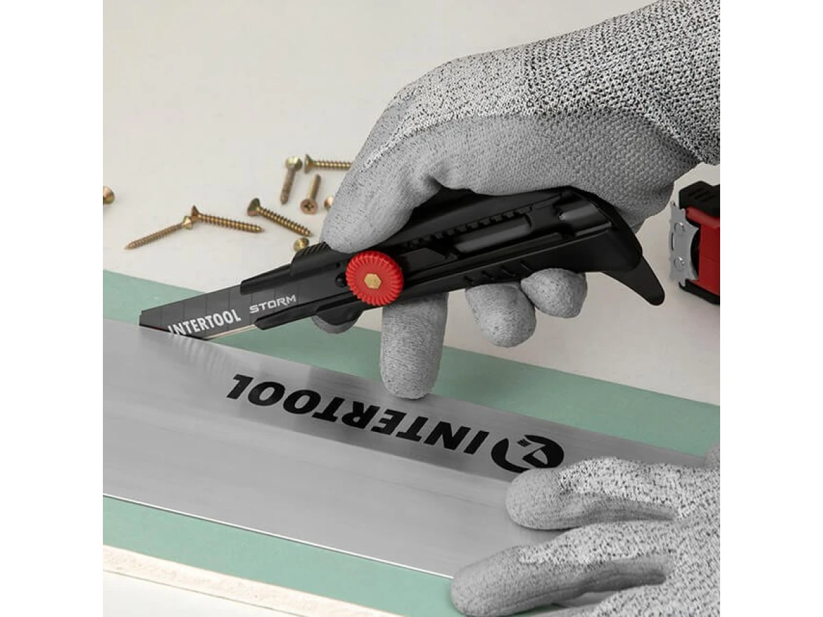 Нож сегментный для линолеума 18 мм, металлическая направляющая, винтовая фиксация STORM INTERTOOL HT-0539 