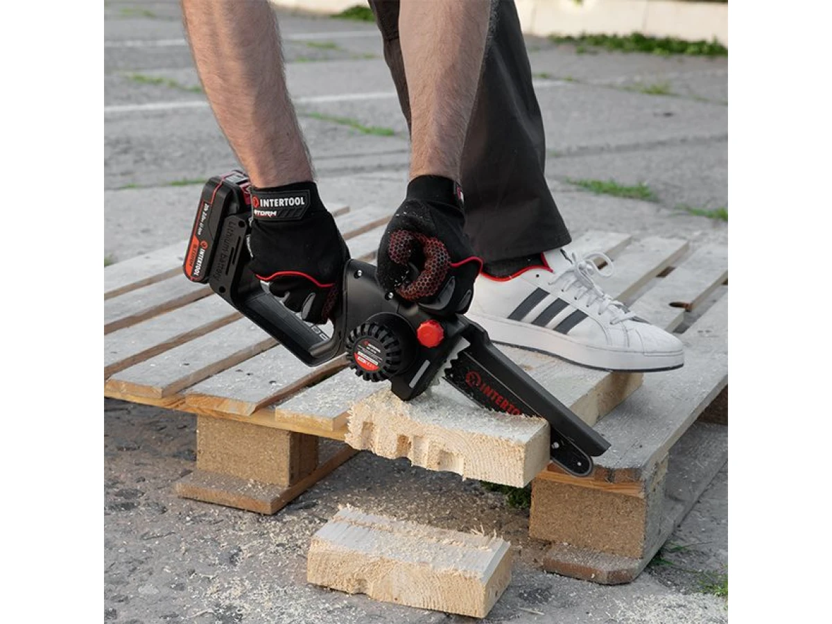 Мини-пила цепная аккумуляторная с бесщеточным двигателем 20 В, шина 20 см, 7.5 м/с, без ЗУ и АКБ, STORM INTERTOOL WT-9210 