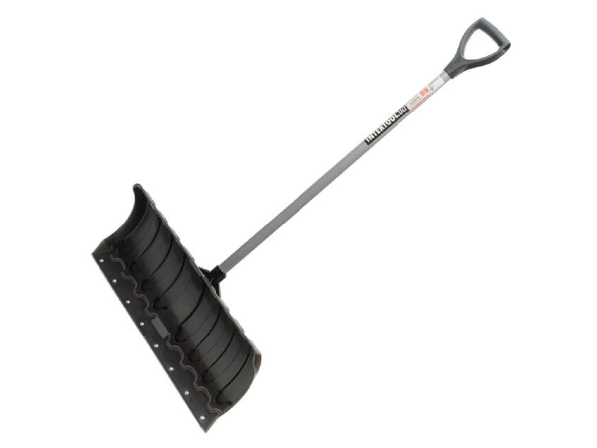 Лопата для прибирання снігу 620 * 280мм з рукояткою 970 мм INTERTOOL FT-2090 