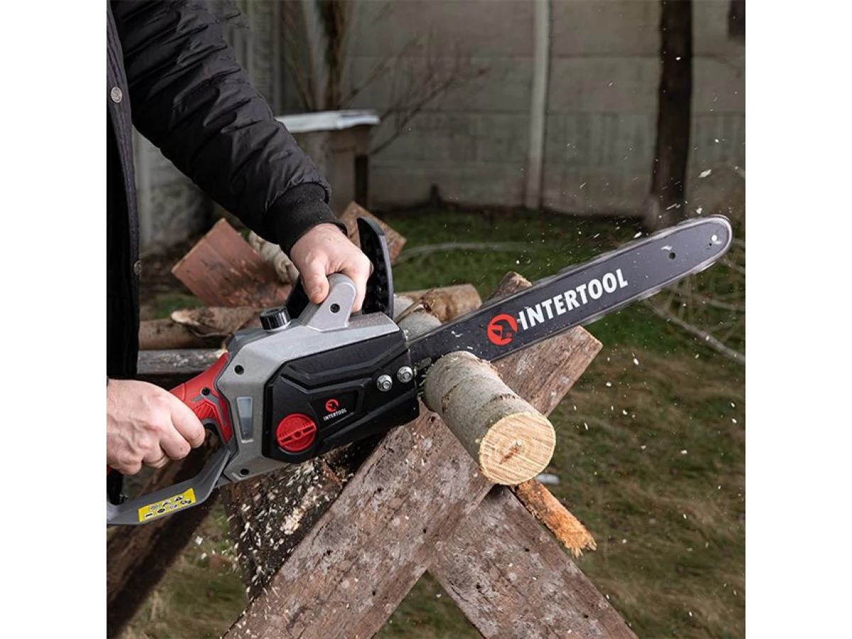 Пила цепная электрическая 1600 Вт, шина 40 см, боковой двигатель INTERTOOL DT-2200 