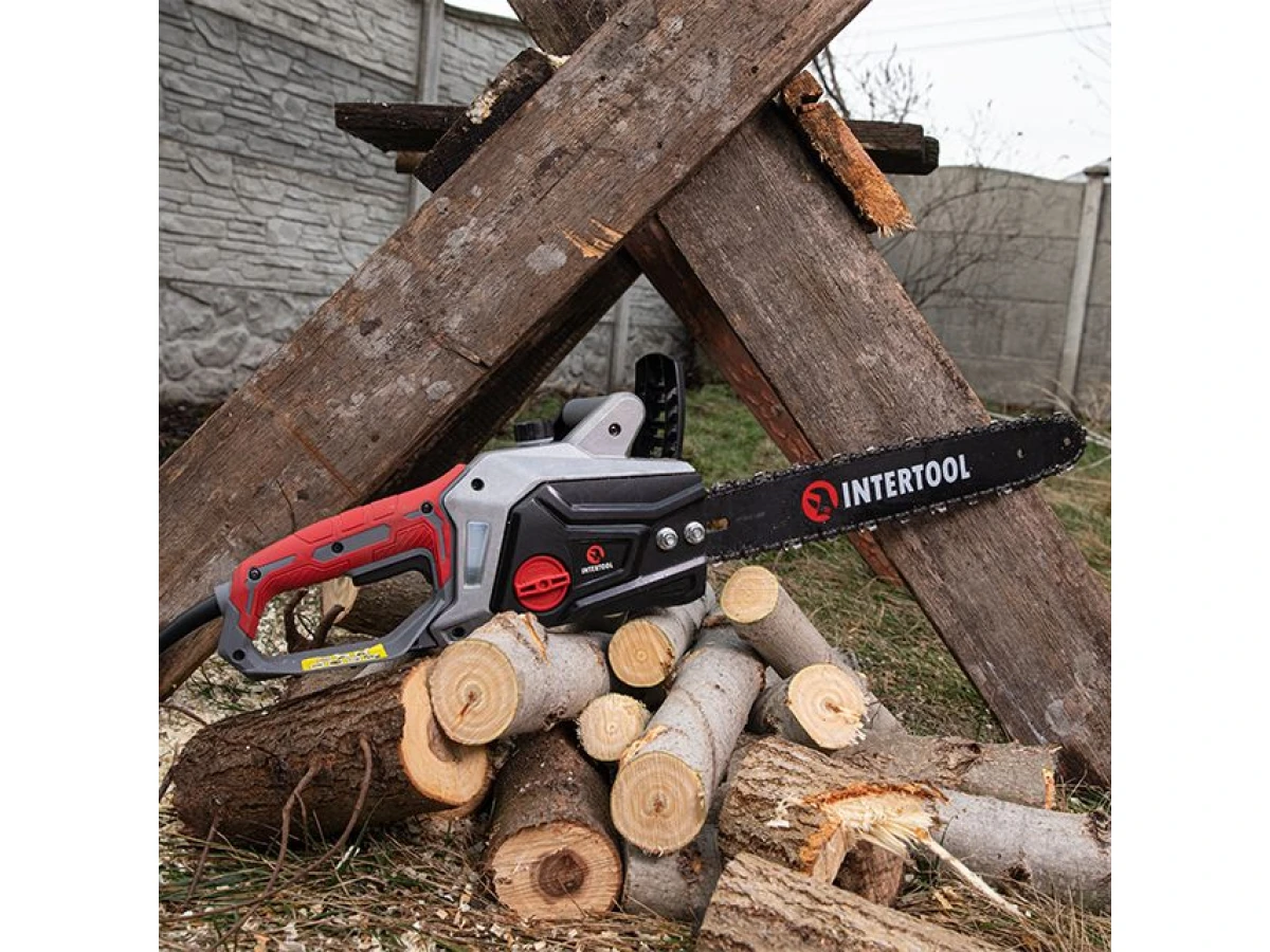 Пила цепная электрическая 1600 Вт, шина 40 см, боковой двигатель INTERTOOL DT-2200 