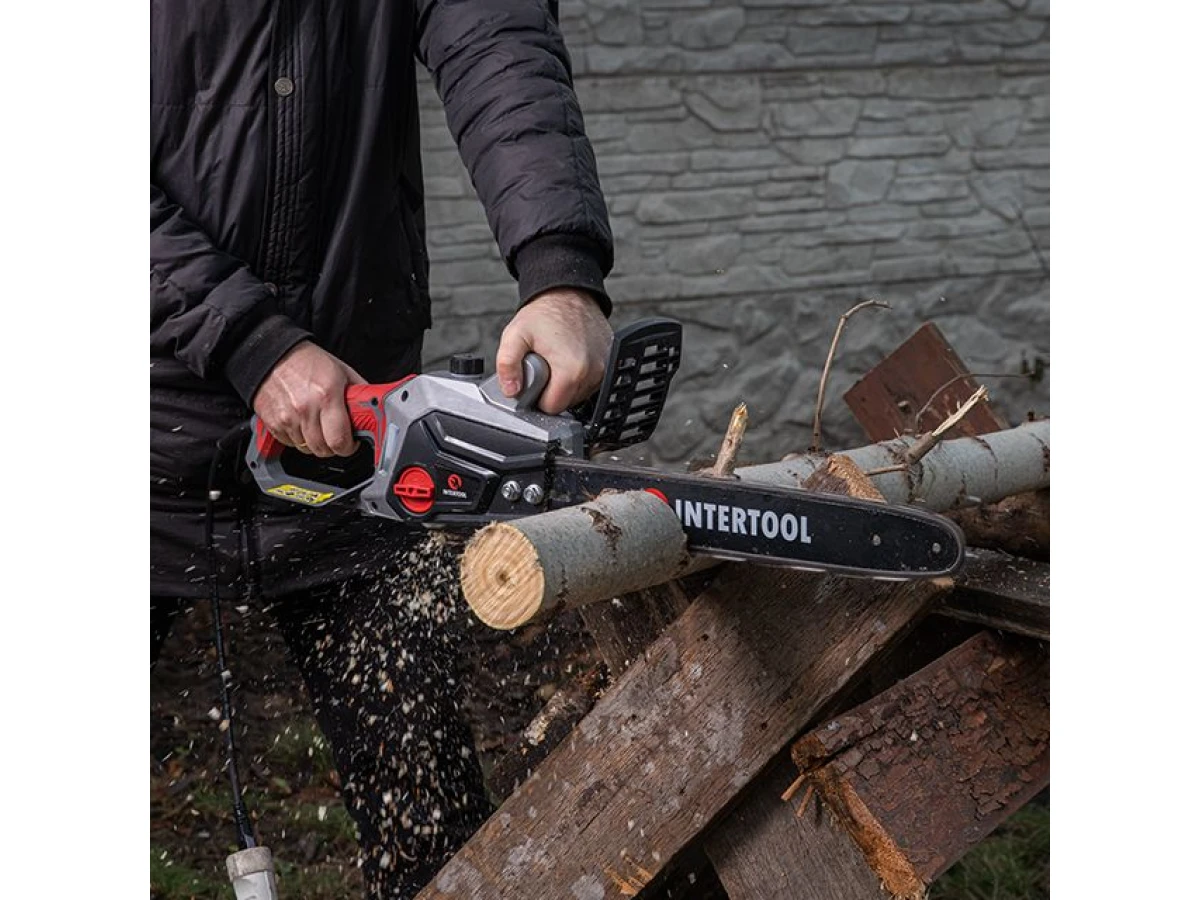 Пила цепная электрическая 1600 Вт, шина 40 см, боковой двигатель INTERTOOL DT-2200 