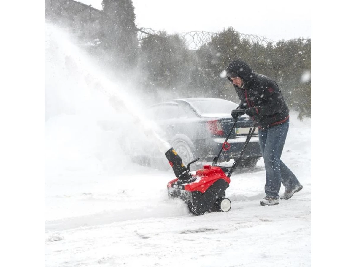 Снегоуборщик бензиновый, 2.2 л.с. / 1.65 кВт, высота/ширина захвата 300/460 мм INTERTOOL SN-4000 