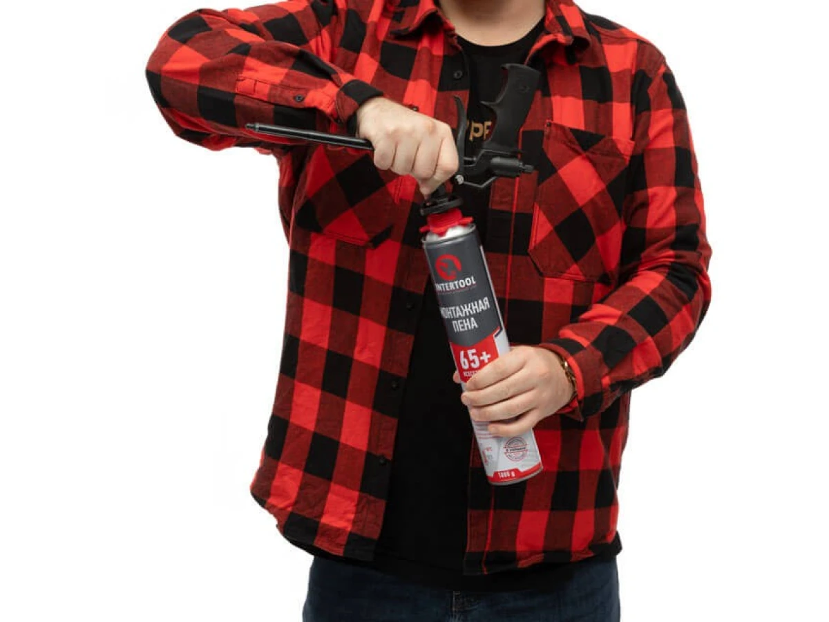 Піна монтажна професійна, всесезонна, 750 мл / 1000 г, 65+ л, під пістолет INTERTOOL FS-1010 