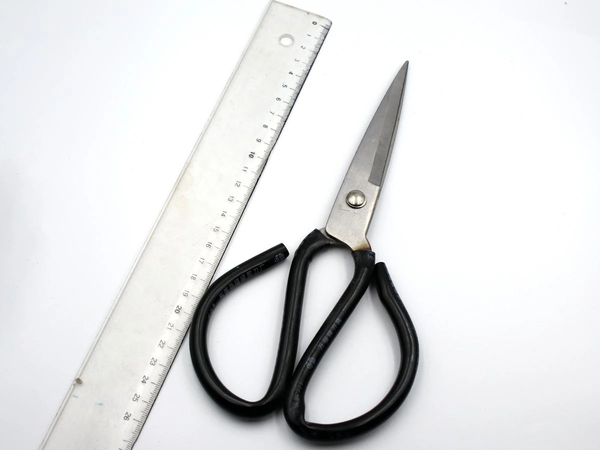 Ножиці з круглими ручками середні 