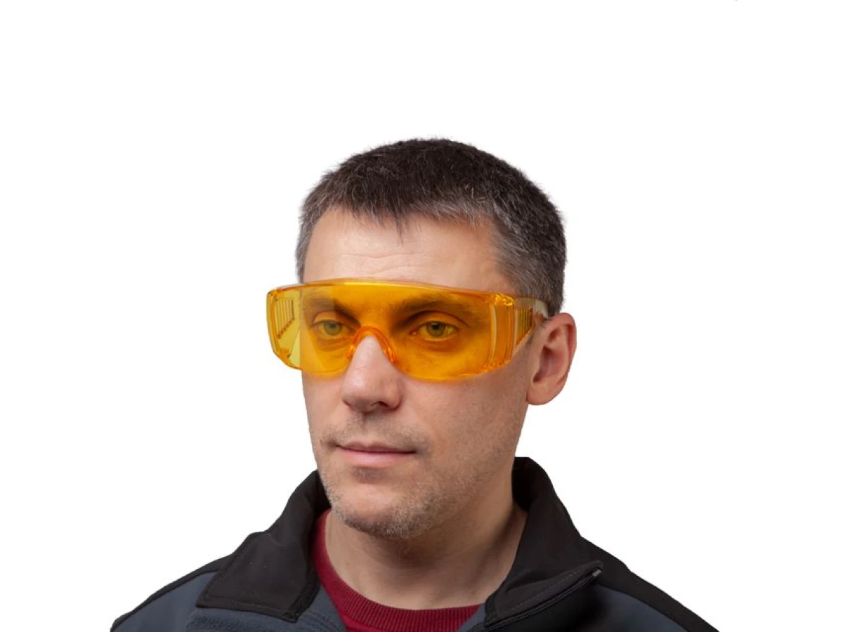 Очки защитные желтые, материал линз поликарбонат, материал дужек поликарбонат,защита от удара,оптический класс 1 INTERTOOL SP-0082 