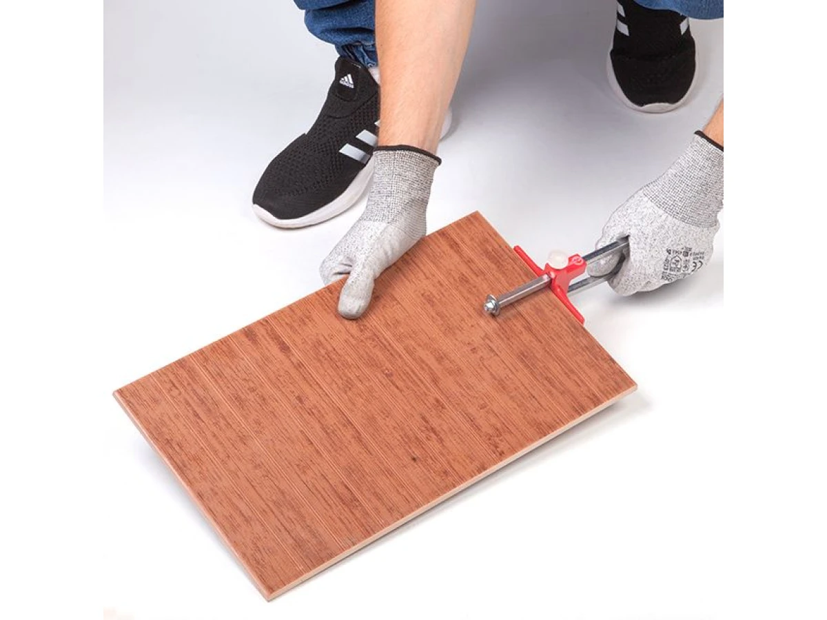 Плиткоріз ручний, макс. товщина плитки 12 мм, макс. ширина ділянки, що відрізається, 100 мм INTERTOOL HT-0370 