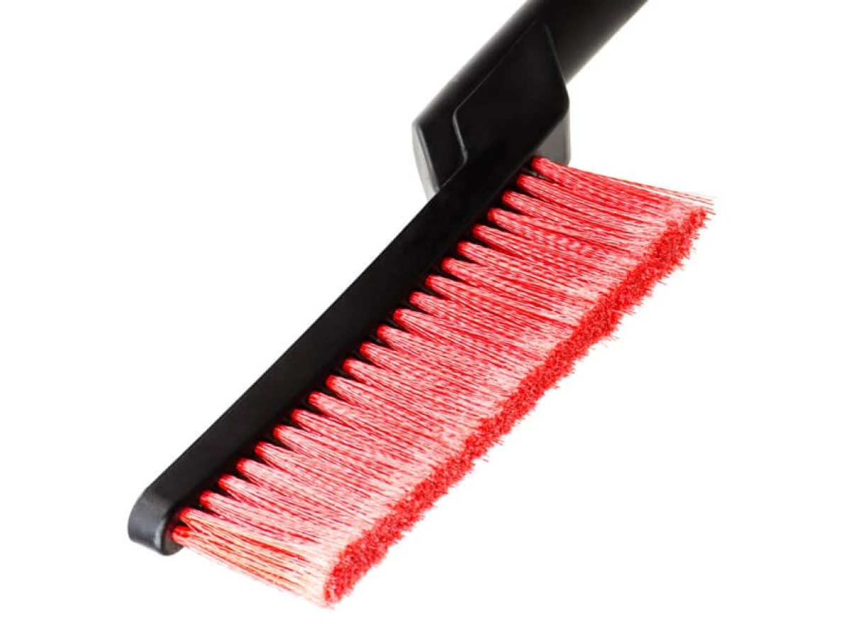 Щітка зі скребком телескопічна 68 - 86см INTERTOOL AT-0118 