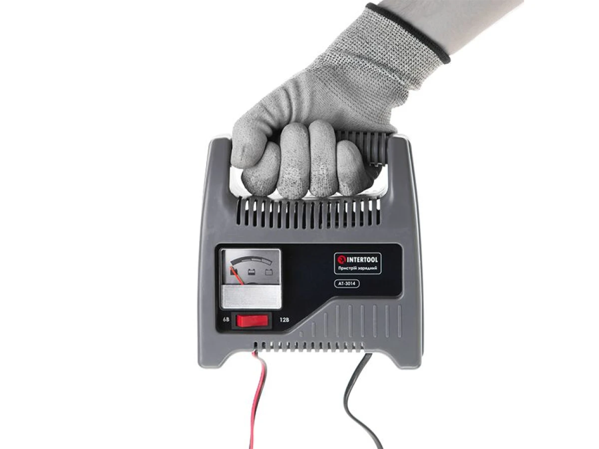 Устройство зарядное для аккумуляторов 6/12 В INTERTOOL AT-3014 