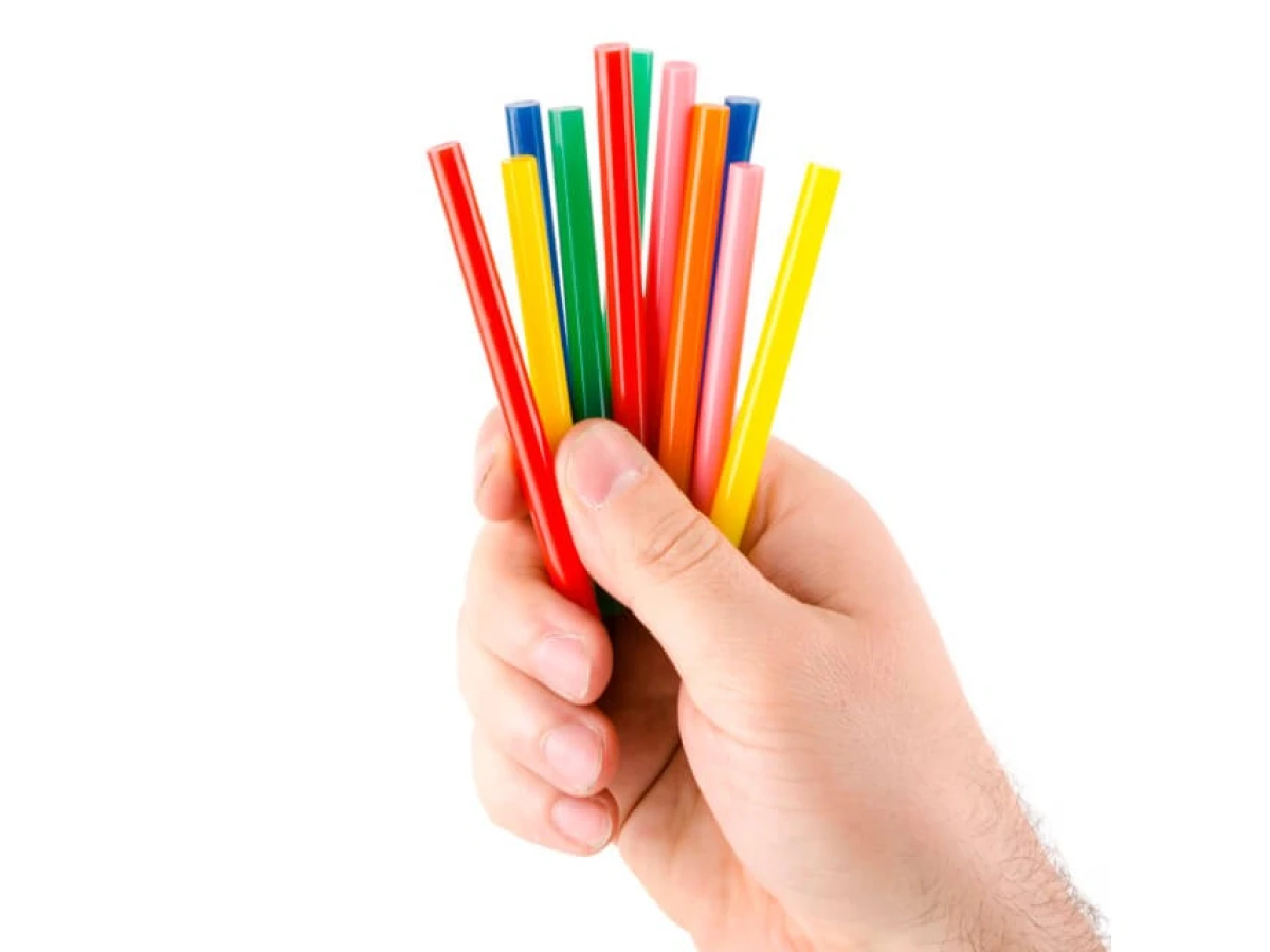 Комплект стрижнів клейових кольорових 7,4 мм * 100 мм, 12 шт INTERTOOL RT-1031 