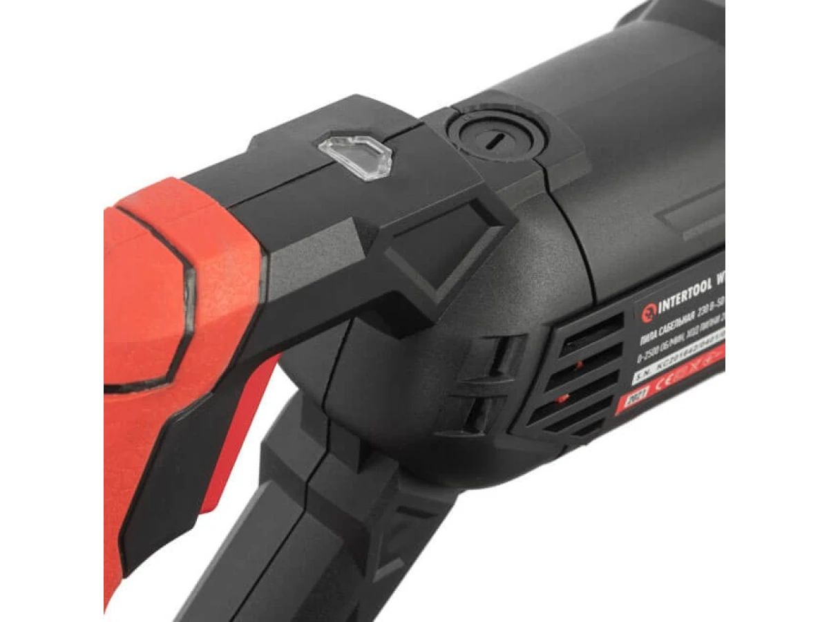 Пила сабельная 1050 Вт, 0-2500 об/мин, ход пилки 28 мм, макс. рез 150 мм, кейс INTERTOOL WT-0401 