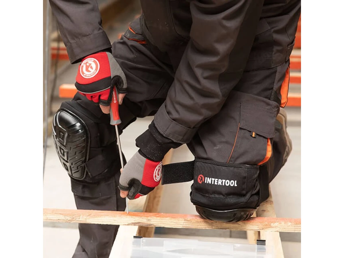 Наколенники защитные, противоскользящие накладки из ПВХ, ткань 600D, гелевые подушки, неопреновые ремни INTERTOOL SP-0054 