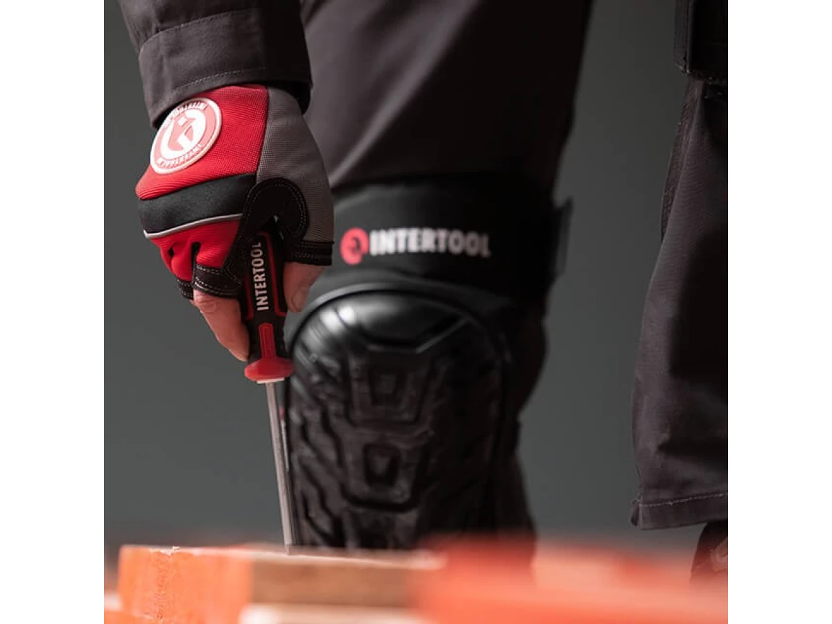 Наколенники защитные, противоскользящие накладки из ПВХ, ткань 600D, гелевые подушки, неопреновые ремни INTERTOOL SP-0054 