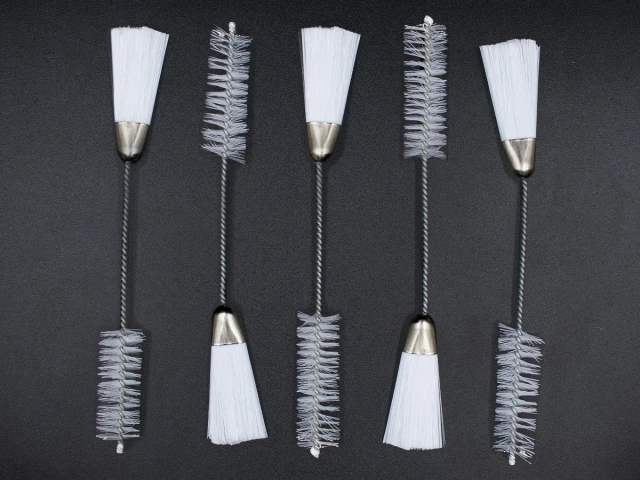 Кисточка (щетка) двухстороняя для чистки швейной машинки, оверлок 