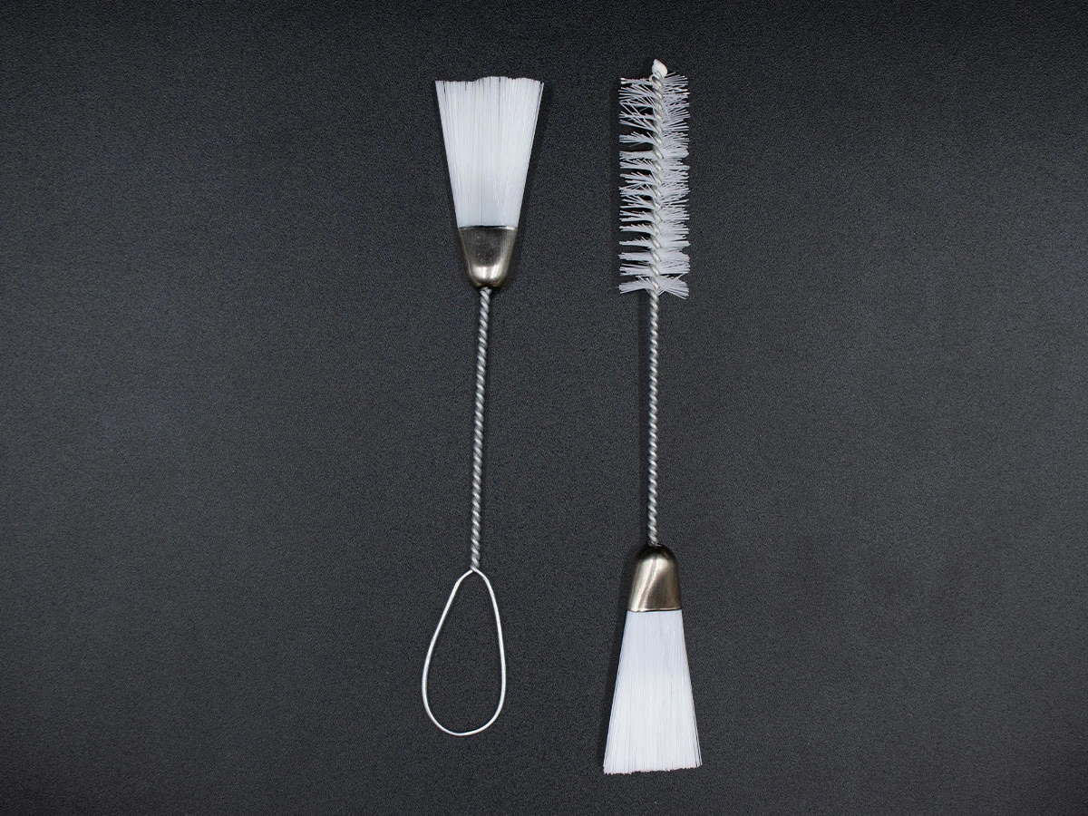 Кисточка (щетка) двухстороняя для чистки швейной машинки, оверлок 