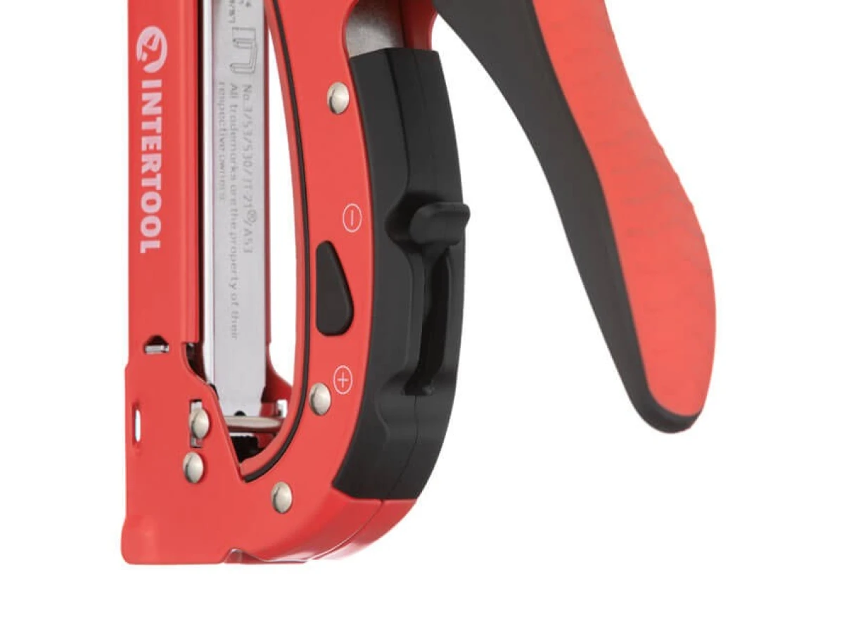 Степлер будівельний під скобу 11.3*0.70*4-14 мм INTERTOOL RT-0103 