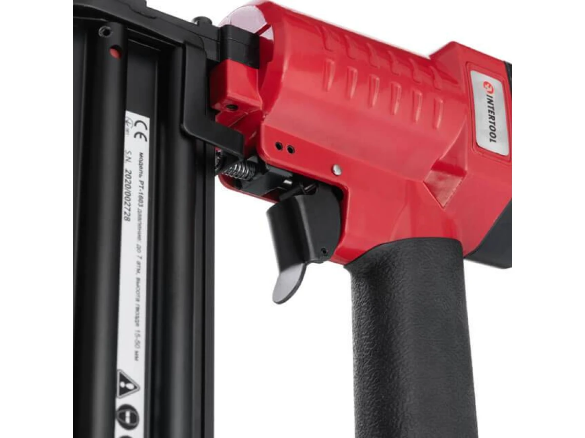 Степлер пневматичний для цвяхів від 15 до 50 мм INTERTOOL PT-1603 