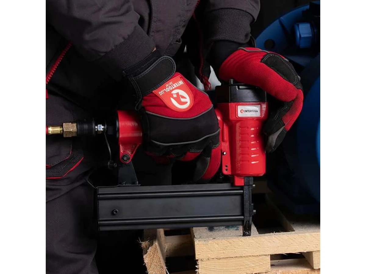 Степлер пневматичний для цвяхів від 15 до 50 мм INTERTOOL PT-1603 
