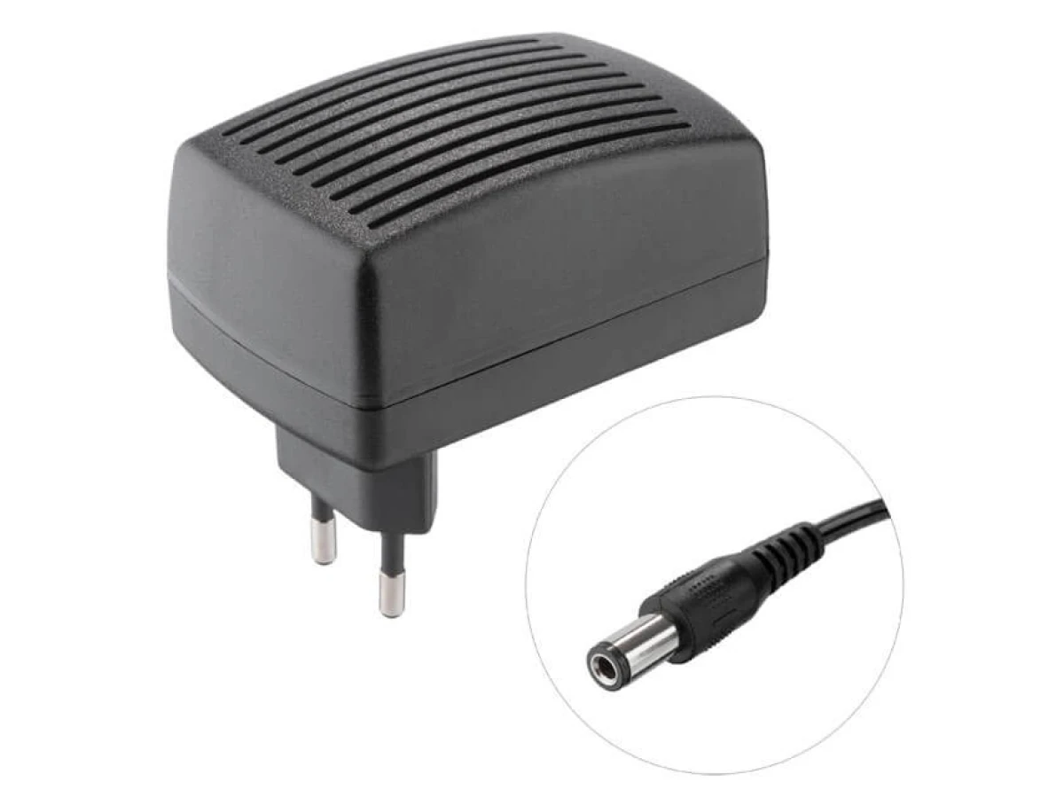 Дриль-шуруповерт акумуляторний 18 В, 17 Nm, 0-700 об/хв, 0.8-10 мм, Li-Ion, 1.5 Аг INTERTOOL DT-0315 