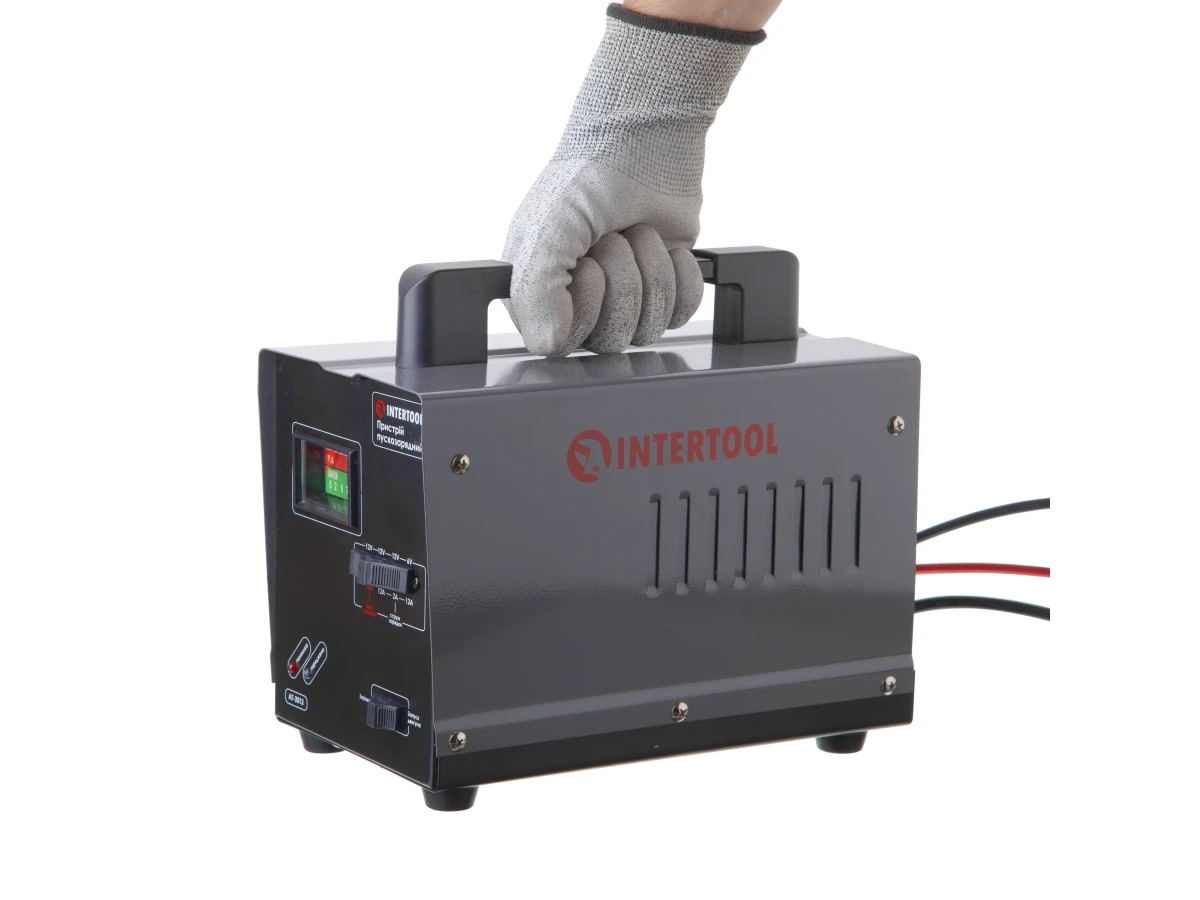 Пускозарядное устройство 6 В - 12 В, 220 В, 70 А INTERTOOL AT-3013 