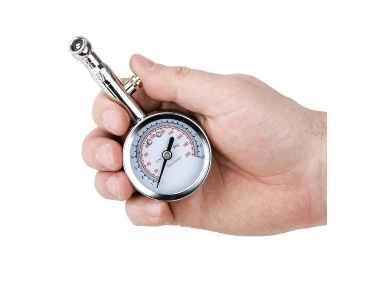 Измеритель давления в шинах стрелочный, металлический корпус, клапан сброса давления AT-1004 